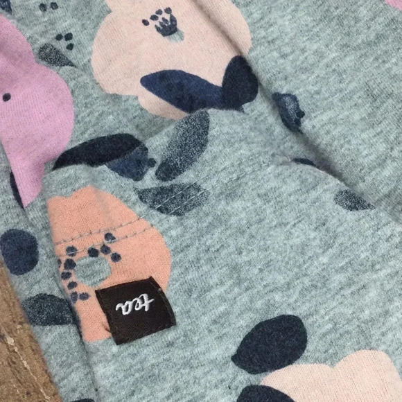 Tea Collection Snap Button Floral Romper size 3-6M - Picture 6 of 6